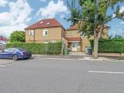 Flat to rent in Kenton Road, Kenton, Harrow HA3
