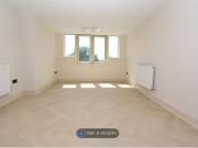 Flat to rent in Kilburn High Road, London NW6