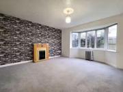 Flat to rent in Knightsbridge Court, Langley SL3