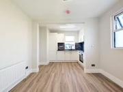 Flat to rent in Lancaster Road, Enfield EN2