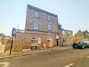 Flat to rent in Lancaster Road, Enfield EN2