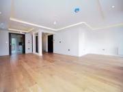 Flat to rent in Langton Court, Parson Street, Hendon NW4