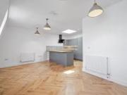 Flat to rent in Lansdowne Hill, Norwood, London SE27