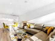 Flat to rent in London Square, Isleworth TW7