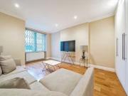 Flat to rent in Maida Avenue, London W2