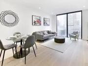 Flat to rent in Marsh Wall, South Quay Plaza E14