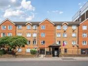 Flat to rent in Mayday Road, Thornton Heath CR7