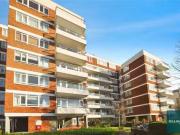 Flat to rent in Mayflower Lodge, Regents Park Road,...