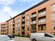 Flat to rent in Maygrove Road, West Hampstead, London NW6