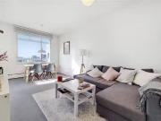 Flat to rent in Meridien House, Upper Berkeley Street W1H