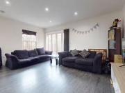 Flat to rent in Middle Road, Harrow HA2