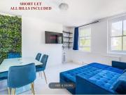 Flat to rent in Mile End Road, London E1
