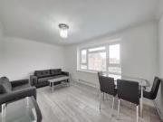 Flat to rent in Morris Gardens, Southfields SW18