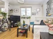 Flat to rent in Munster Road, Fulham, London SW6