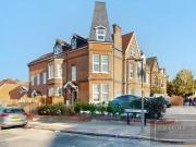 Flat to rent in Nether Street, London N3
