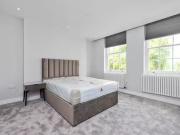 Flat to rent in New North Road, London N1