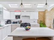 Flat to rent in Norfolk House Road, Streatham Hill,...