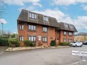 Flat to rent in North Orbital Road, Watford WD25
