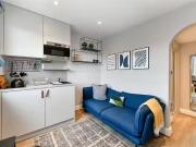 Flat to rent in Oakley Square, London NW1