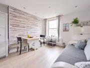 Flat to rent in Old Kent Road, South Bermondsey, London SE1