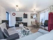 Flat to rent in Parham Drive, Ilford, London IG2