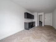 Flat to rent in Peascod Street, Windsor SL4