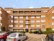Flat to rent in Pembroke Hall, Hendon NW4