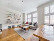 Flat to rent in Pembroke Road, London N10
