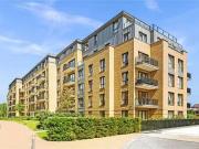 Flat to rent in Pinewood Gardens, Teddington TW11