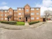 Flat to rent in Plumtree Close, Dagenham RM10