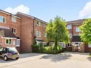 Flat to rent in Poplar Grove, Friern Barnet N11