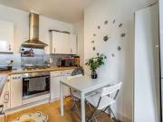 Flat to rent in Poynders Road, London SW4