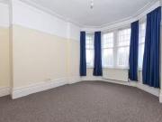 Flat to rent in Queens Avenue, London N10