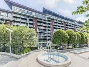 Flat to rent in Queenstown Road, London SW11