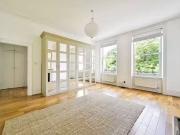 Flat to rent in Redcliffe Square, Chelsea, London SW10