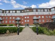 Flat to rent in Regency Court, South Woodford E18