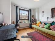 Flat to rent in Rhodes House, London N1