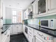 Flat to rent in Richmond Road, Raynes Park SW20