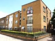 Flat to rent in Romford Road, London E15