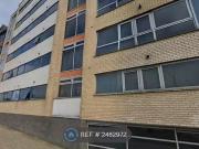 Flat to rent in Roxborough Heights, Harrow HA1