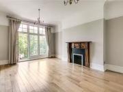 Flat to rent in Sandringham Court, Maida Vale W9