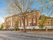 Flat to rent in Solomons Court, 451 High Road, London N12