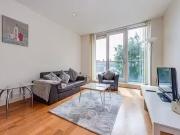 Flat to rent in South Wharf Road, London W2