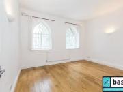 Flat to rent in St. Matthew's Row, London E2