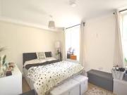 Flat to rent in Stains Road, Hounslow TW3