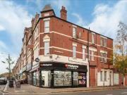 Flat to rent in Stanton Court, Princes Avenue, London N3