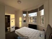 Flat to rent in Stanton Road, Croydon CR0