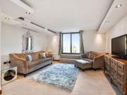 Flat to rent in Station Road, Harrow HA1