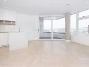Flat to rent in Sterling Way, Islington, London N7