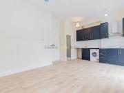 Flat to rent in Stroud Green Road, London N4